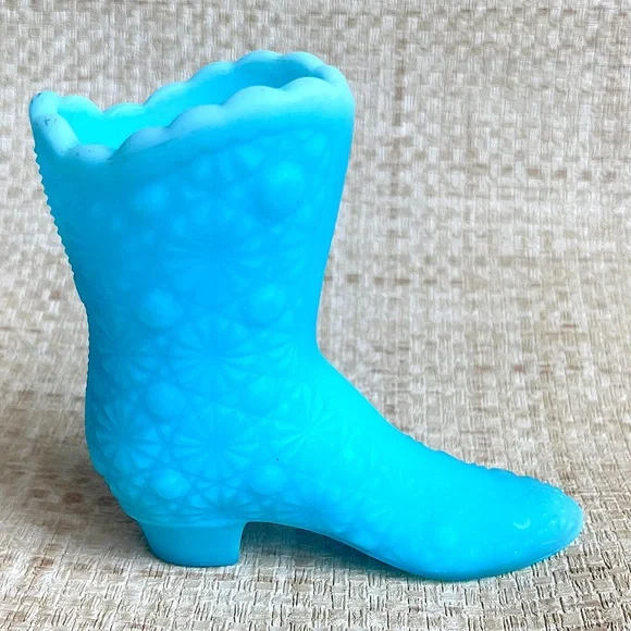 Fenton Boot Satin Custard Blue Daisy Button Art Glass Boot Figurine Orig Sticker - Picture 1 of 5